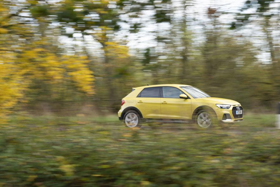  Audi A1 citycarver 2019 года  (UK) (фото 36 из 40)